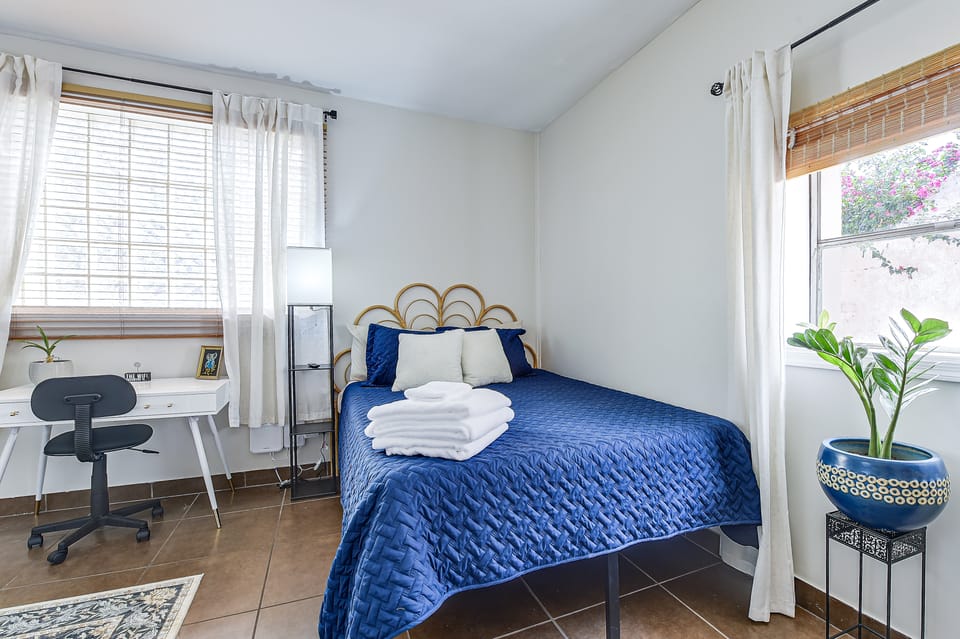 Great Walkable Location! Tucson Studio Stay Apartment in Tucson