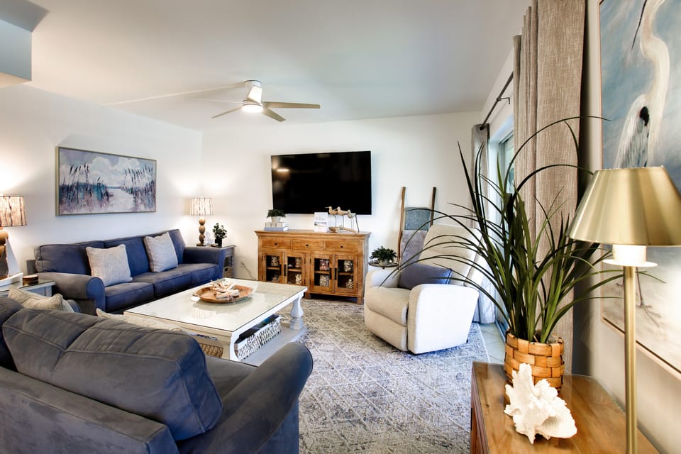 Access to Pool & Sanibel Beach: Resort-Style Condo Apartment in Sanibel Island