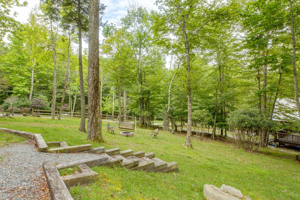 2 Mi to Beech Mtn Resort Lifts: Family Home House in Beech Mountain
