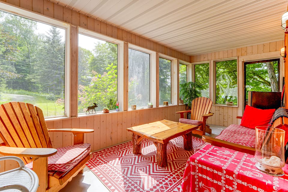 Sunset Hill Near Ellicottville: Private Hot Tub House in Cattaraugus