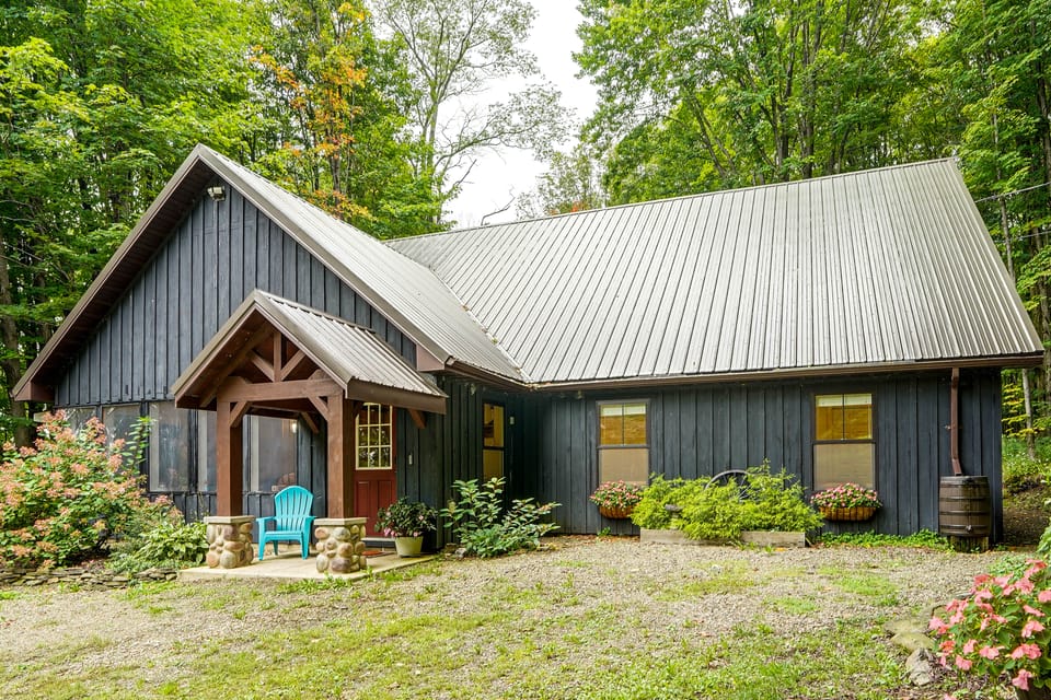 Sunset Hill Near Ellicottville: Private Hot Tub House in Cattaraugus