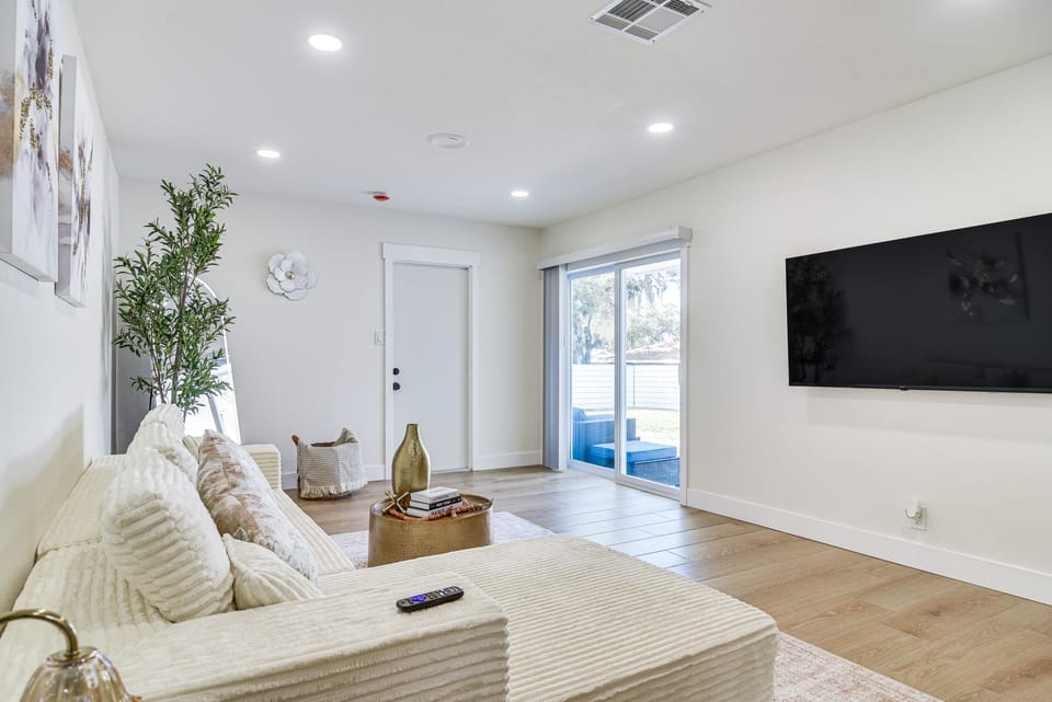 Fully Remodeled Brandon Escape w/ Fenced Yard! House in Brandon