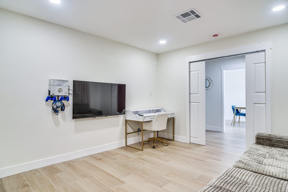 Fully Remodeled Brandon Escape w/ Fenced Yard! House in Brandon