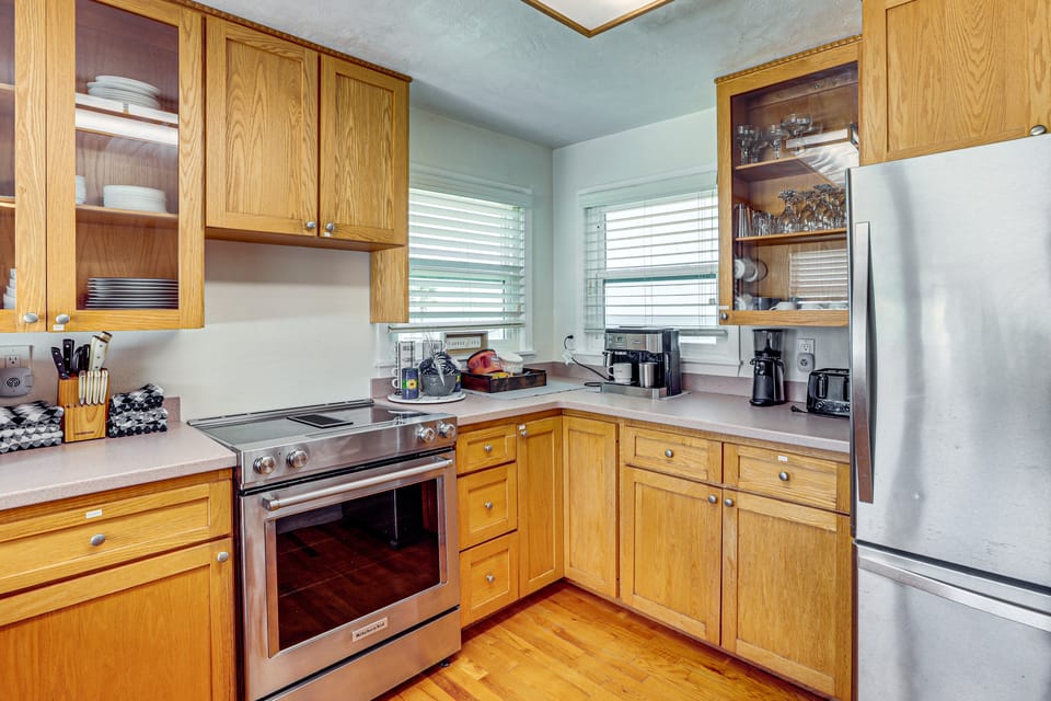 Direct Daytona Beach Access & Views! Spacious Home House in South Daytona