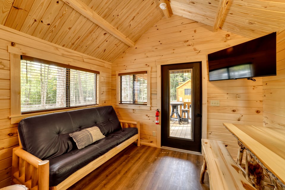 Escape to Nature! Rustic Cabin in Oxford House in New York