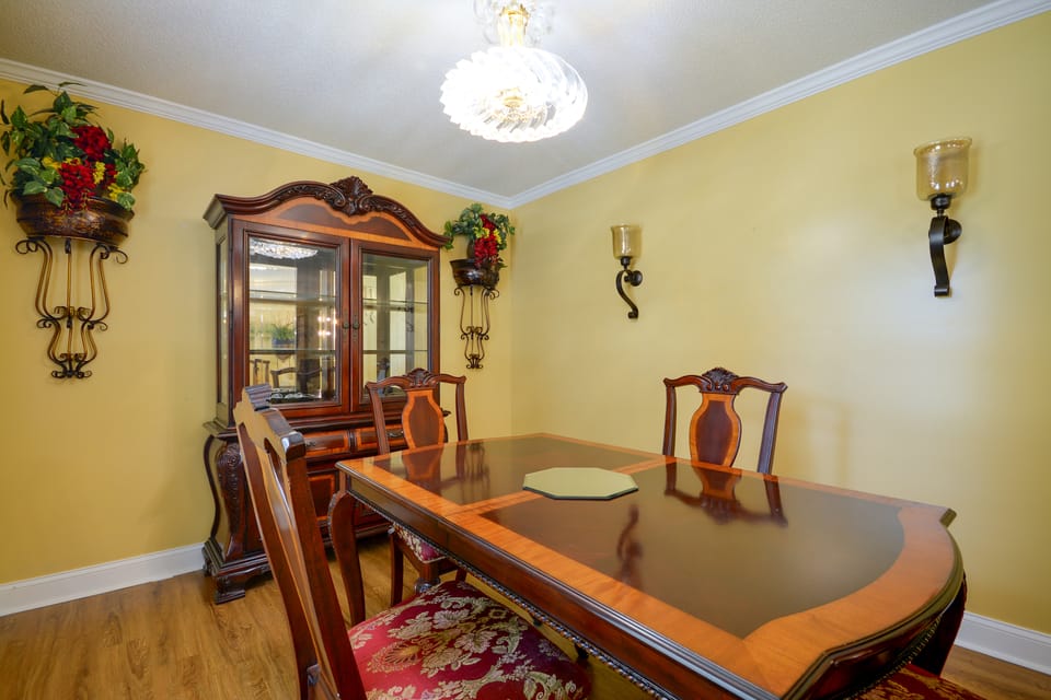 5 Mi to VIR! Private Escape w/ Yard & Decks House in North Carolina