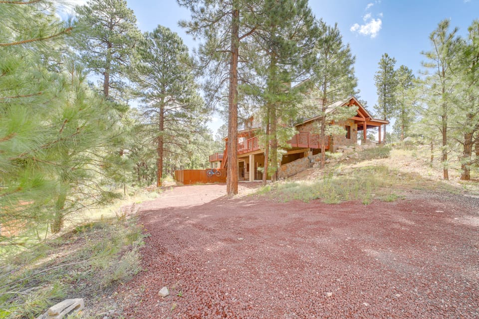 Near Trails, Skiing & NAU! Family-Ready Home Apartment in Flagstaff