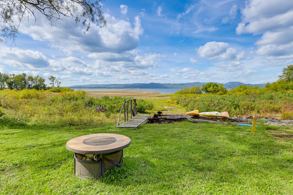 Lakefront Adirondack Escape! Fire Pit & Game Room House in Great Sacandaga Lake