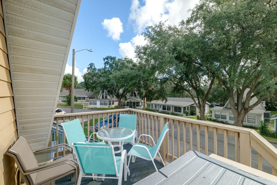 Lake Breeze Bungalow: 3 Mi to State Park! House in Clermont