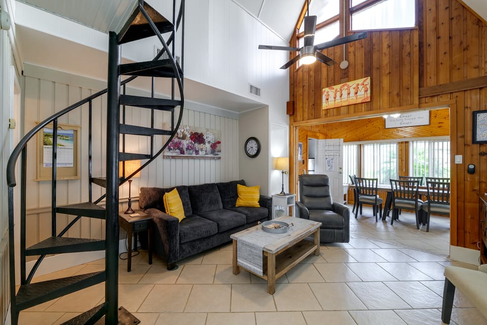 Lake Breeze Bungalow: 3 Mi to State Park! House in Clermont
