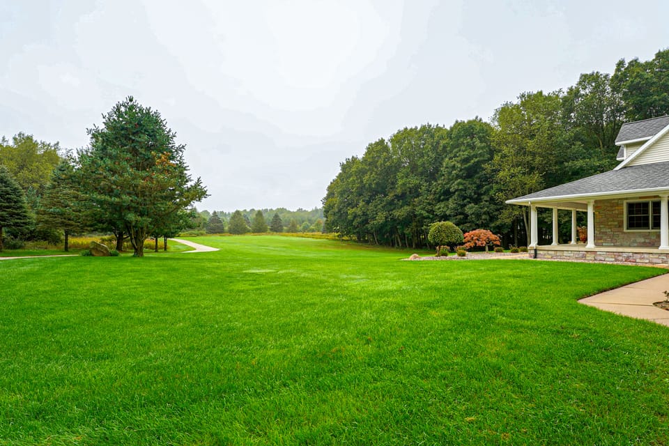 Spacious Executive Home on Over 11 Private Acres House in Michigan