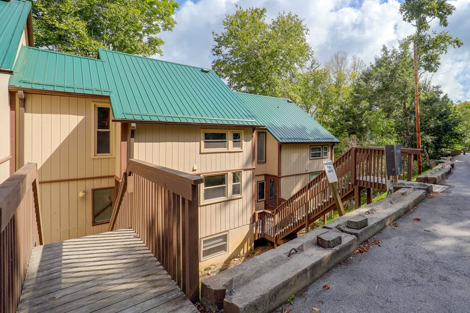 3 Blocks to the Slopes! Sugar Mtn Ski Condo Apartment in Sugar Mountain
