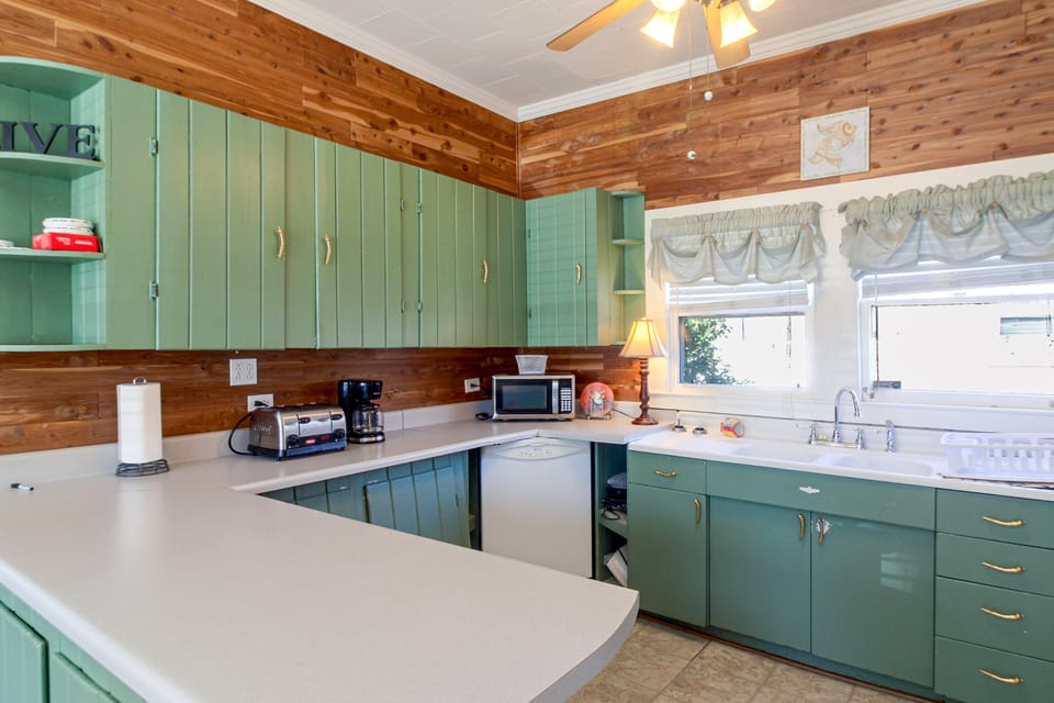 2 Mi to Dtwn Pensacola: Historic Home w/ Patio! House in Pensacola