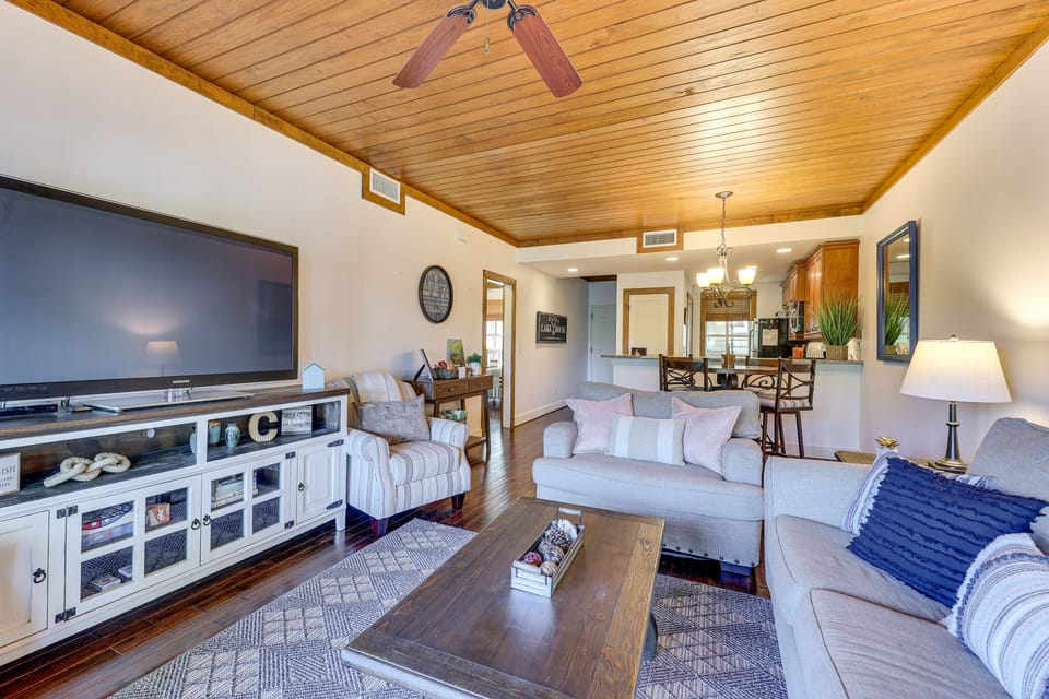 Lake Martin Views + Community Perks! Dadeville Gem Apartment in Lake Martin
