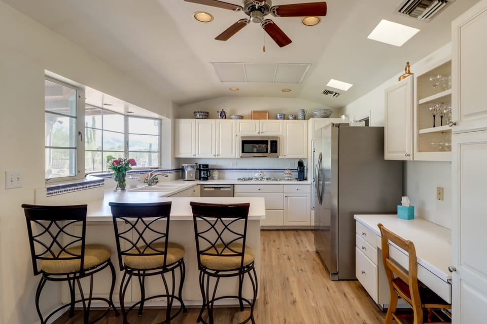 Pool, Putting Green & Mtn Views: Tucson Home House in Catalina Foothills