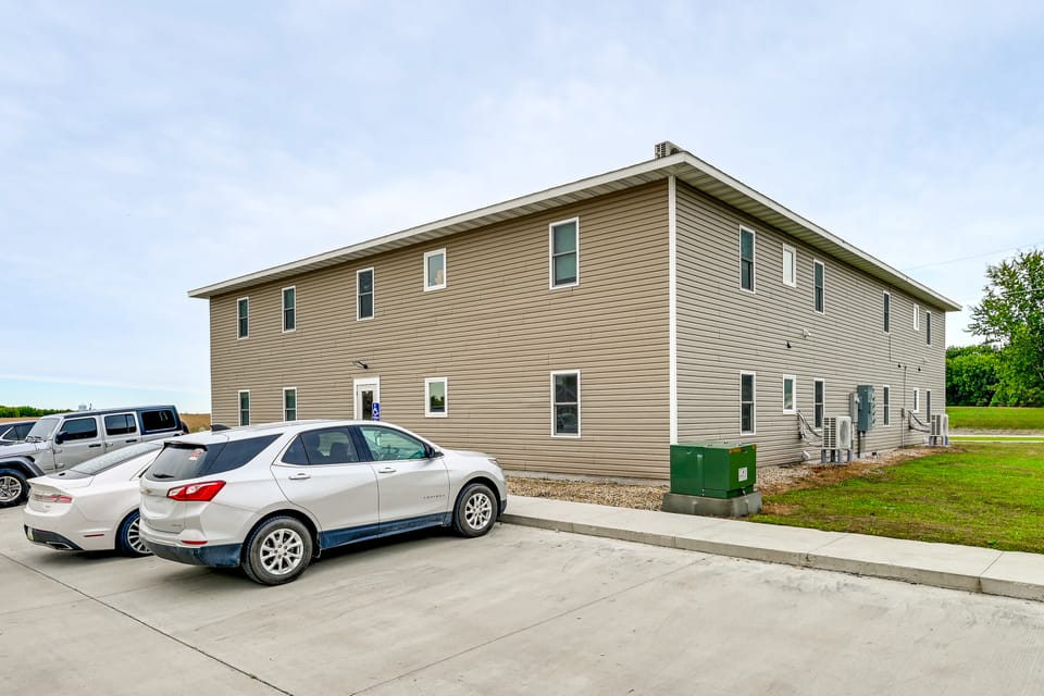 Quiet Clarion Condo Near Hiking & Fishing Apartment in Iowa