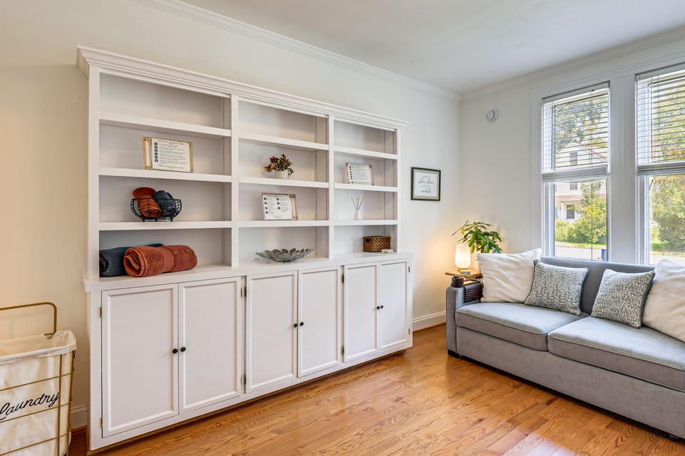 Walk to Main Street & Train! Laurel Apt Apartment in Laurel