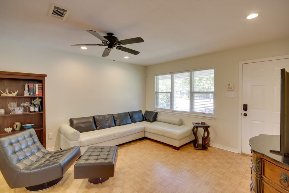 < 2 Mi to Beach! Home w/ Fenced Yard in Gulfport House in Gulfport