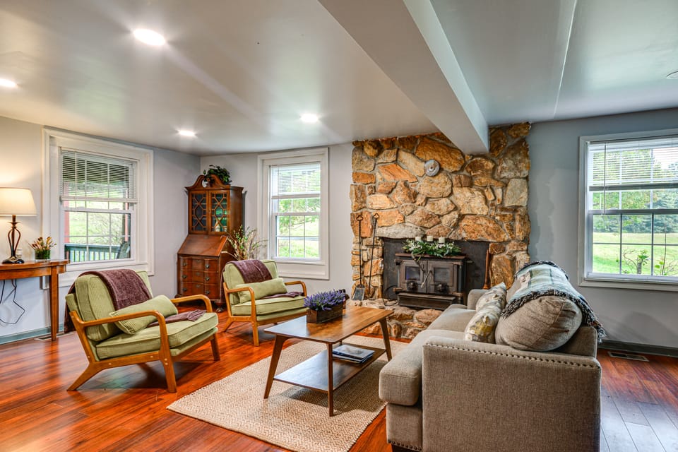 On 62-Acre Farm! Waterfront Home w/ Decks & Views House in Virginia