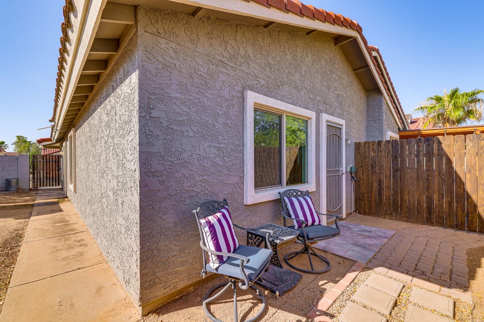 6 Mi to State Farm Stadium! Casita Escape w/ Yard Apartment in Glendale