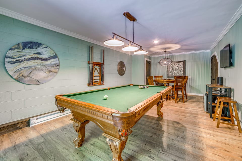 Cold Mountain Cabin w/Hot Tub, Pool Table & Views House in East Fork