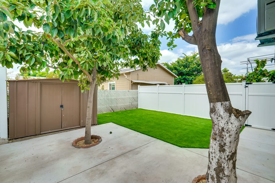 Fullerton Suite w/ Private Yard, Extended Stays House in Buena Park