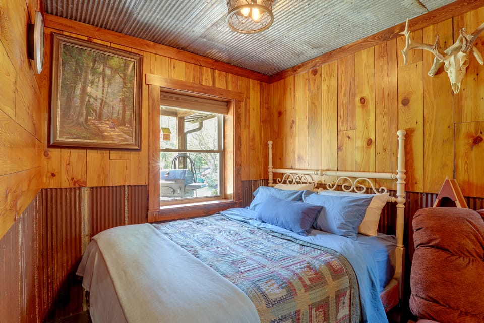 Countryside Escape! Cozy Studio w/ Patio Apartment in Missouri
