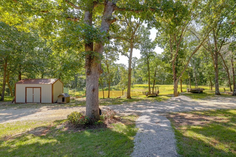 Countryside Escape! Cozy Studio w/ Patio Apartment in Missouri