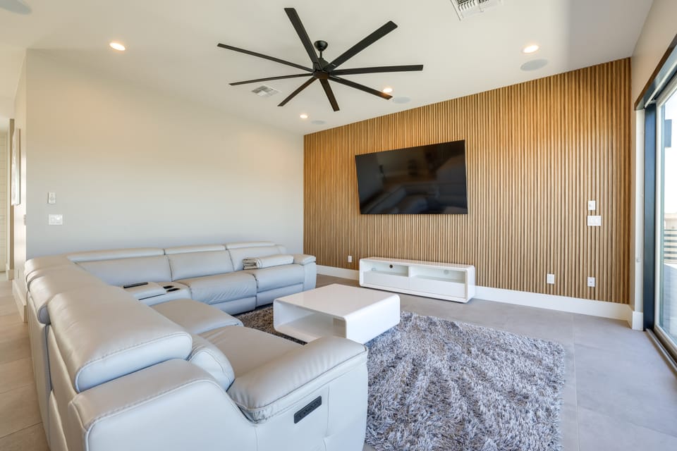 1 Mi to South Mtn Park! Home w/ Poolside Oasis House in Phoenix