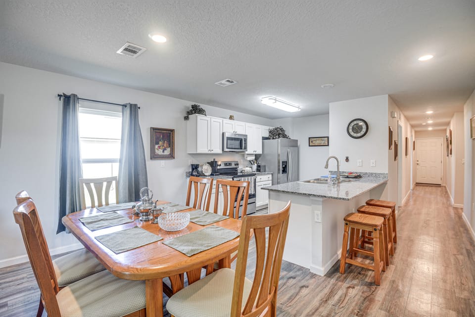 7 Mi to Beach! Group & Pet-Friendly Palm Coast Gem House in Palm Coast