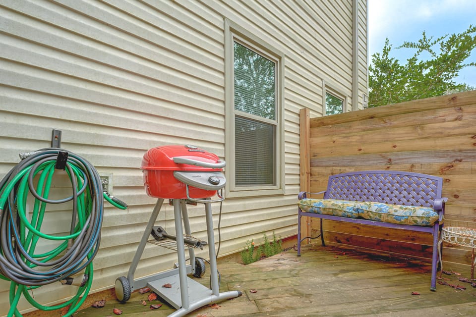 Wooded Extended Retreat: 15 Mi to Lake Lanier! Apartment in Georgia