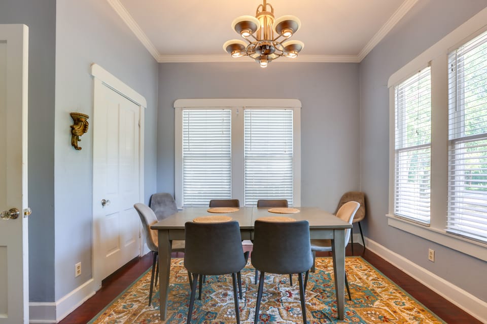 Quaint North Campus Bungalow Minutes From Downtown House in Austin