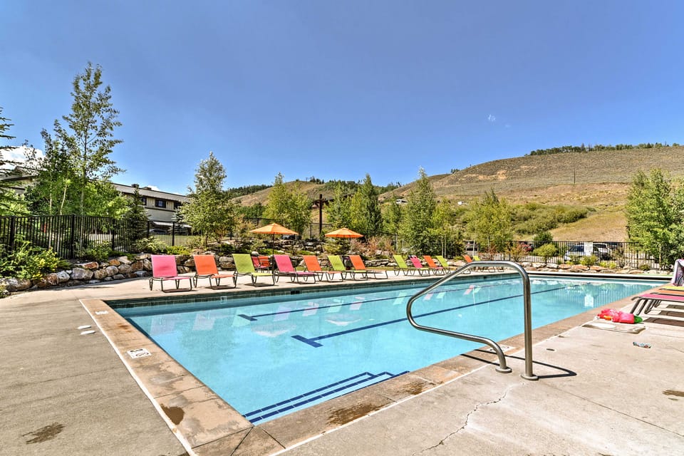 Ski Granby Ranch! Condo w/ Community Hot Tub Apartment in Granby