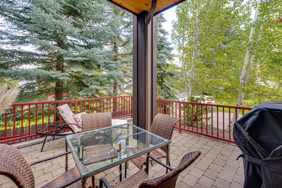 Sun Valley Extended Stay: Central Condo w/ Patio Apartment in Ketchum