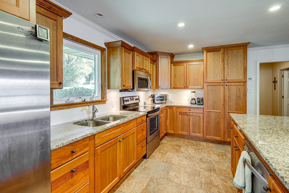 Direct Lake Access! Greers Ferry Home w/ Game Room House in Greers Ferry Lake