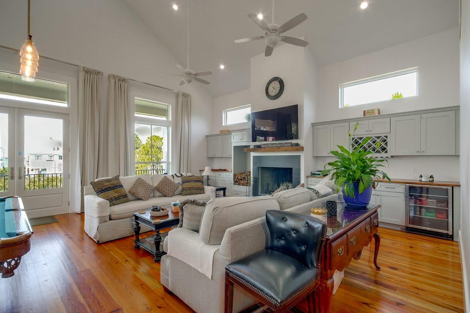 Play & Unwind! Pass Christian Home < 1 Mi to Gulf House in Harrison County