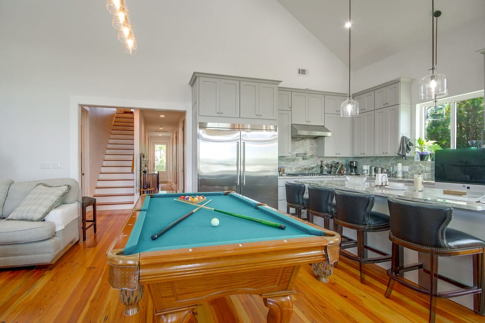 Play & Unwind! Pass Christian Home < 1 Mi to Gulf House in Harrison County