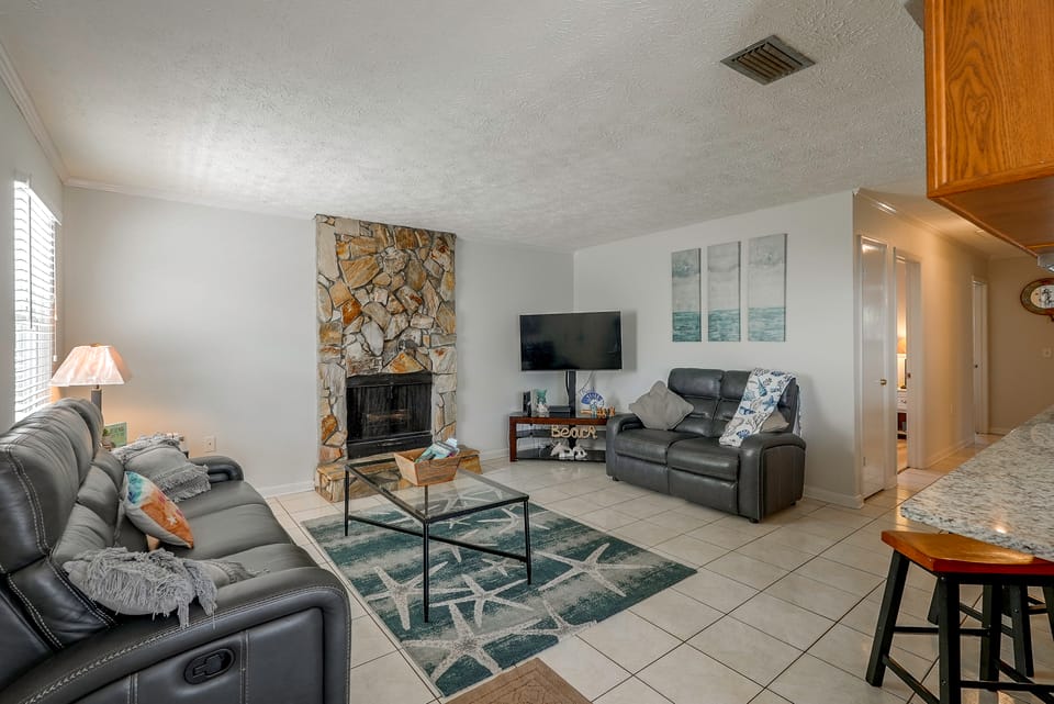 Beach Days + Chartered Boat Tours! PCB Retreat House in Lower Grand Lagoon