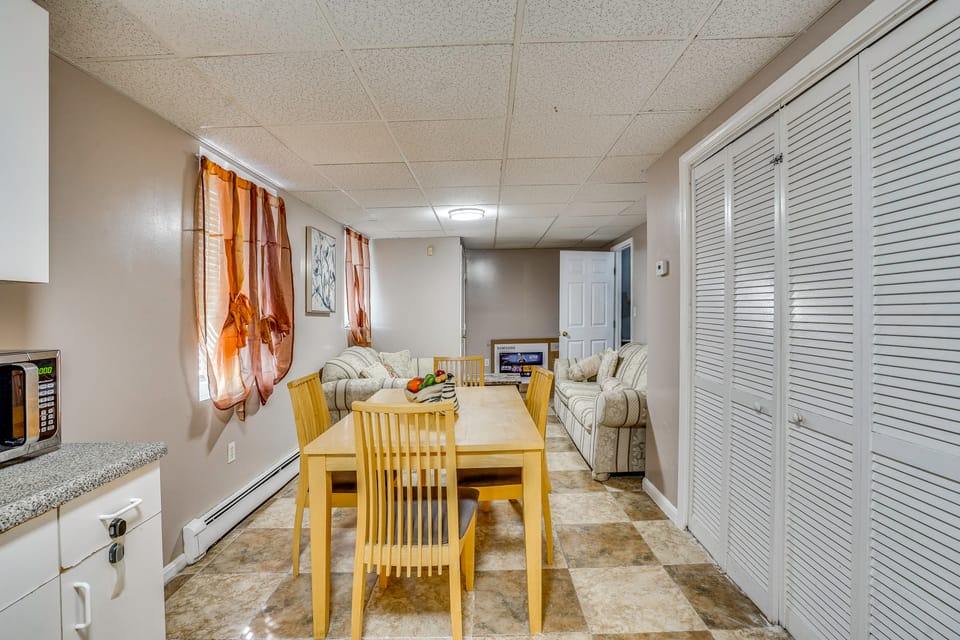Work, Play & Explore! Saugus Extended Stay Apartment in Saugus