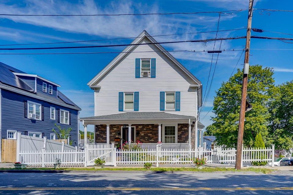 Work, Play & Explore! Saugus Extended Stay Apartment in Saugus