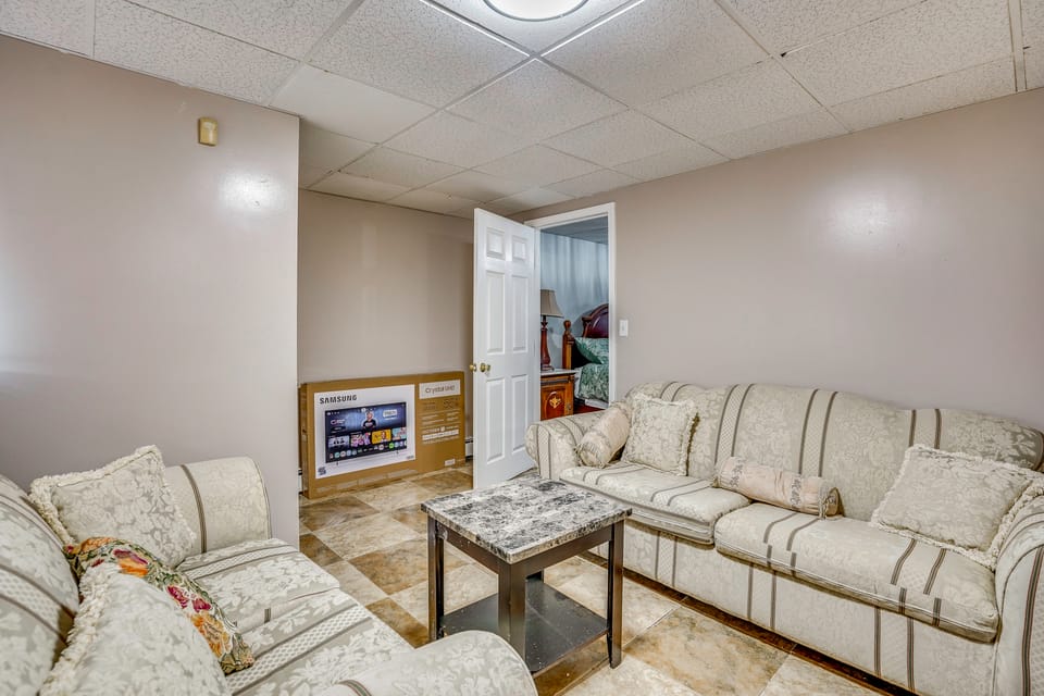 Work, Play & Explore! Saugus Extended Stay Apartment in Saugus