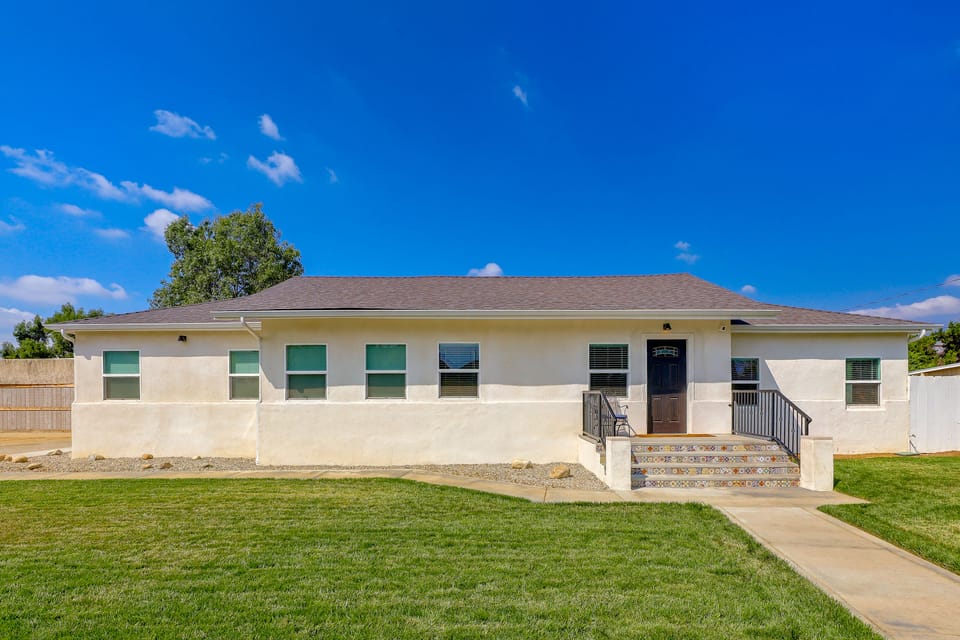 Near City of Hope Hospital, Newly Renovated Home House in Monrovia