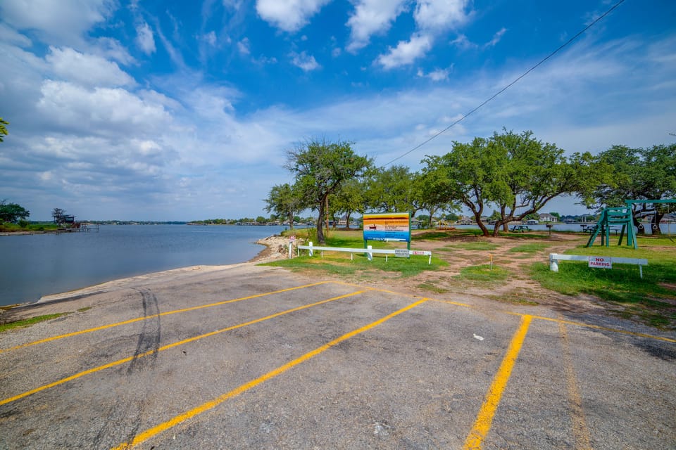 Community Boat Ramp! Family Escape w/ Fenced Yard House in Granbury