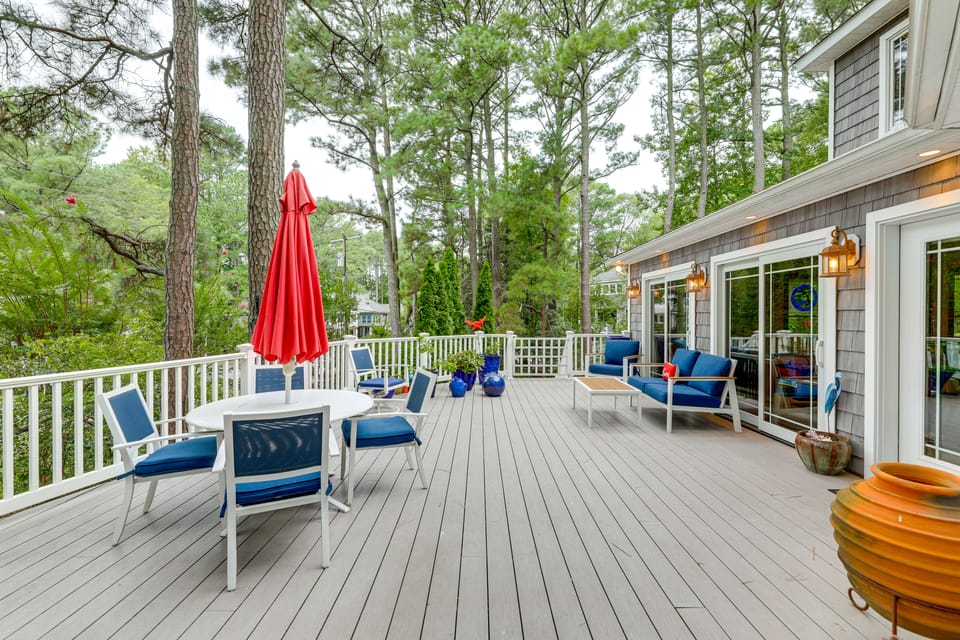 Walk to Beach! 7BR Group Retreat in Bethany Beach House in South Bethany