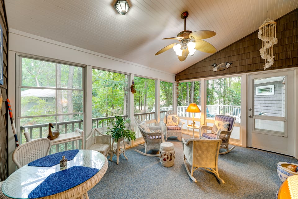 Walk to Beach! 7BR Group Retreat in Bethany Beach House in South Bethany