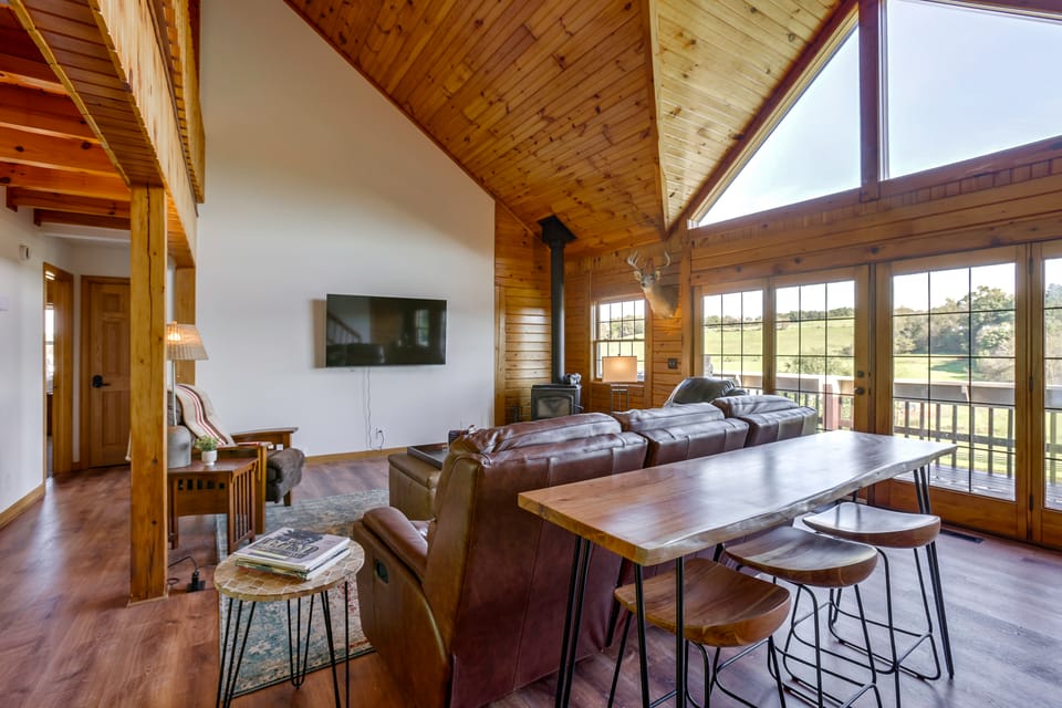 Amish Country Gem w/ Pond View! 'Crooked Zebra' House in Ohio