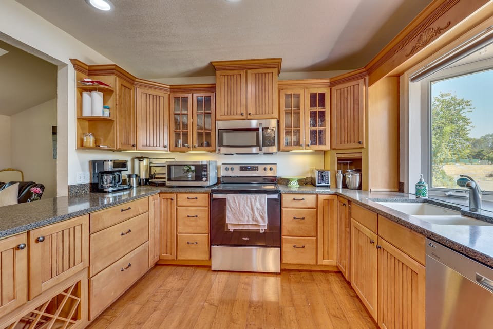 Private Pool! Charming Clovis Escape House in Clovis