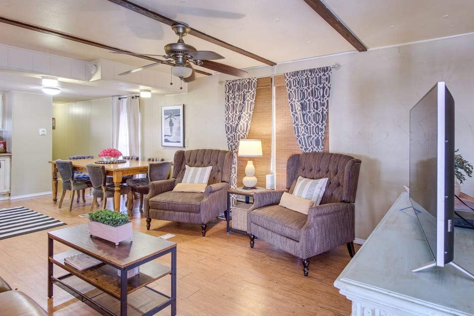 Walk to Beach & Dock! Lake Texoma Family Getaway House in Lake Texoma