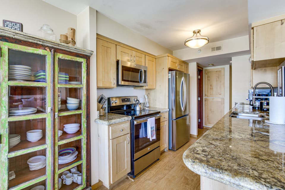 Beach + Poolside Days! Extended Coronado Escape Apartment in San Diego