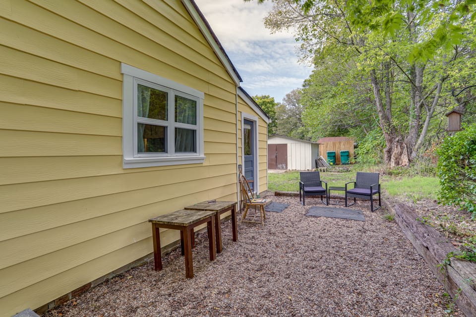 Stroll to Town Square! Mountain View Retreat House in Mountain View